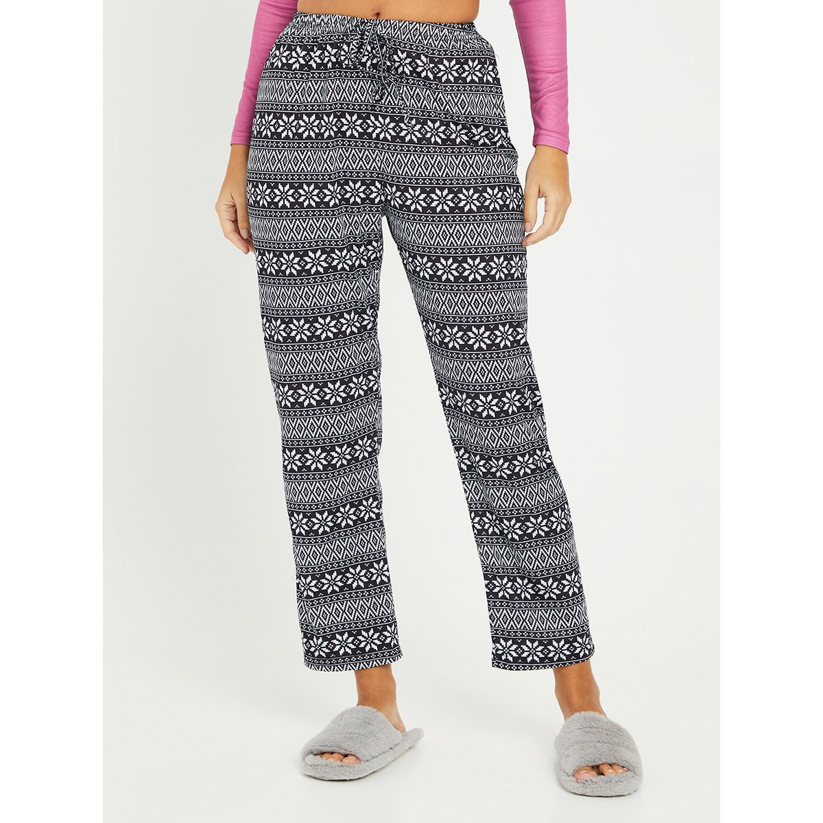 طقم بيجاما من ( تيشيرت + بنطال ) من ستايلي-women-clothing-nightwear-pyjamas-longsets-image-4