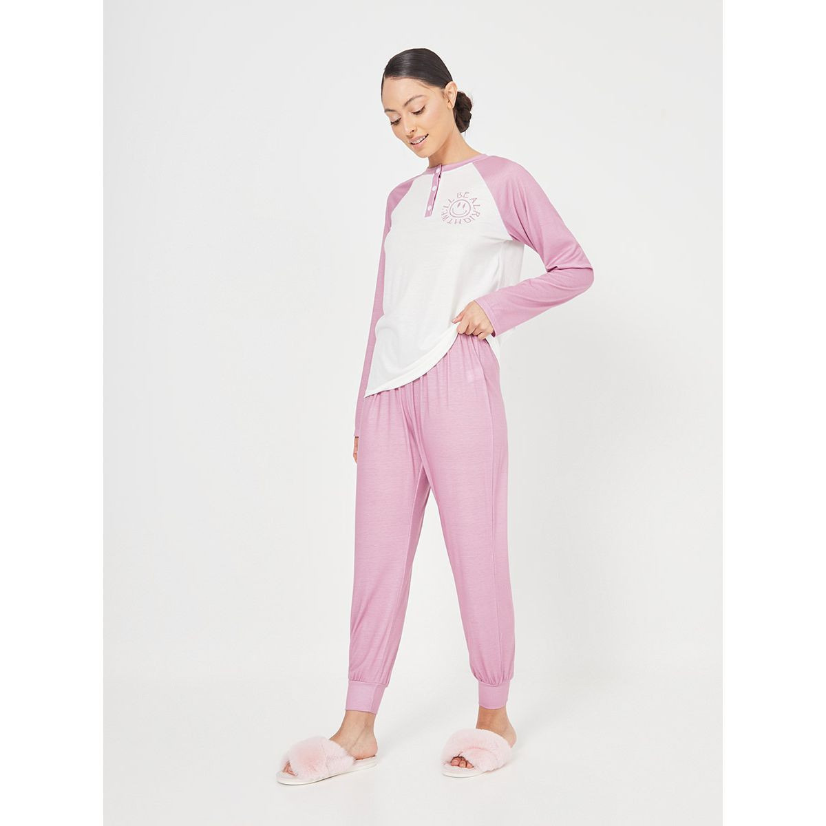 طقم بيجاما من ( تيشيرت + بنطال ) من ستايلي-women-clothing-nightwear-pyjamas-longsets-image-1