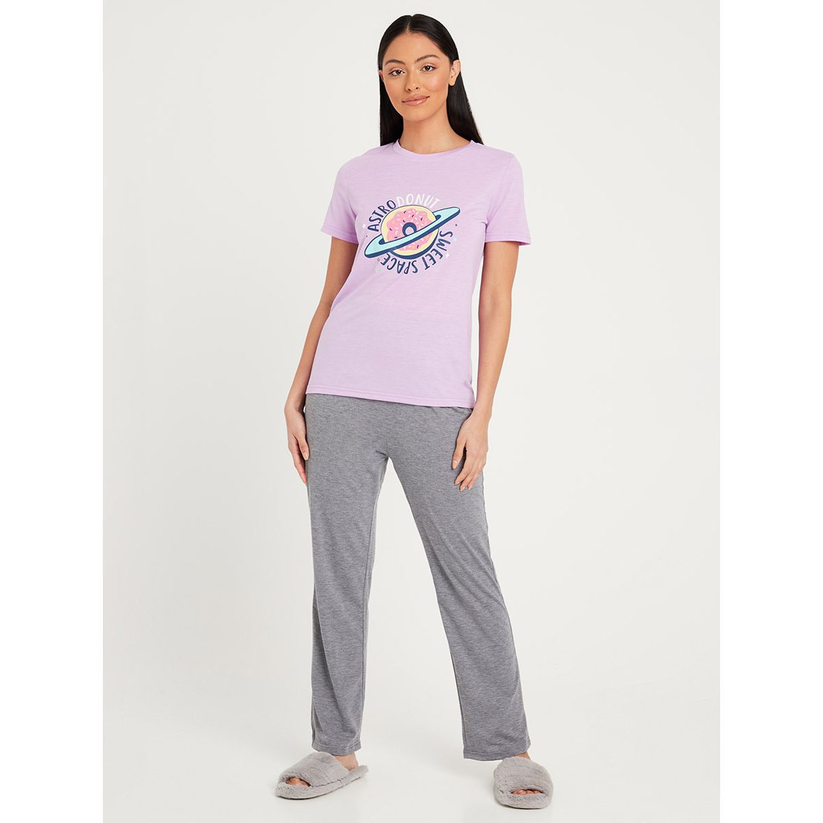 طقم بيجاما من ( تيشيرت + بنطال ) من ستايلي-women-clothing-nightwear-pyjamas-longsets-image-1
