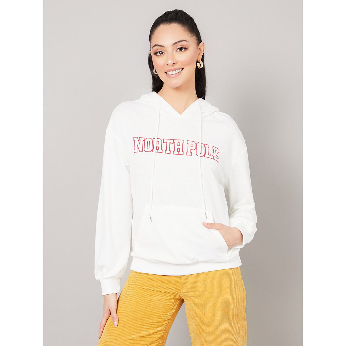 هودي بقصة عادية ومطبع بشعار من ستايلي-women-winterwear-hoodiesandsweatshirts-hoodies-image-1