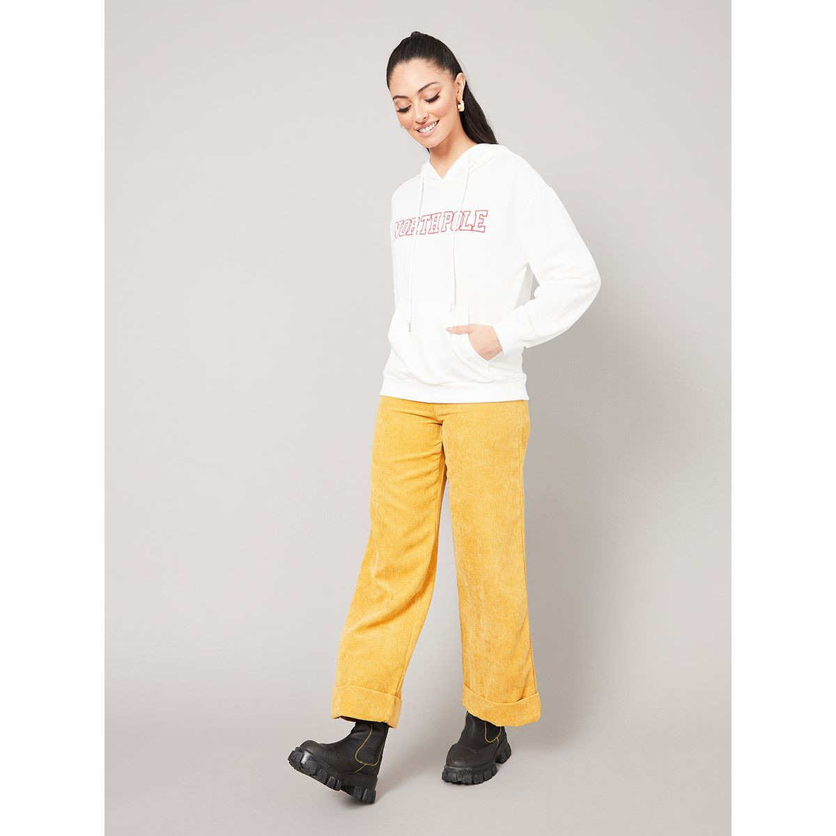 هودي بقصة عادية ومطبع بشعار من ستايلي-women-winterwear-hoodiesandsweatshirts-hoodies-image-2