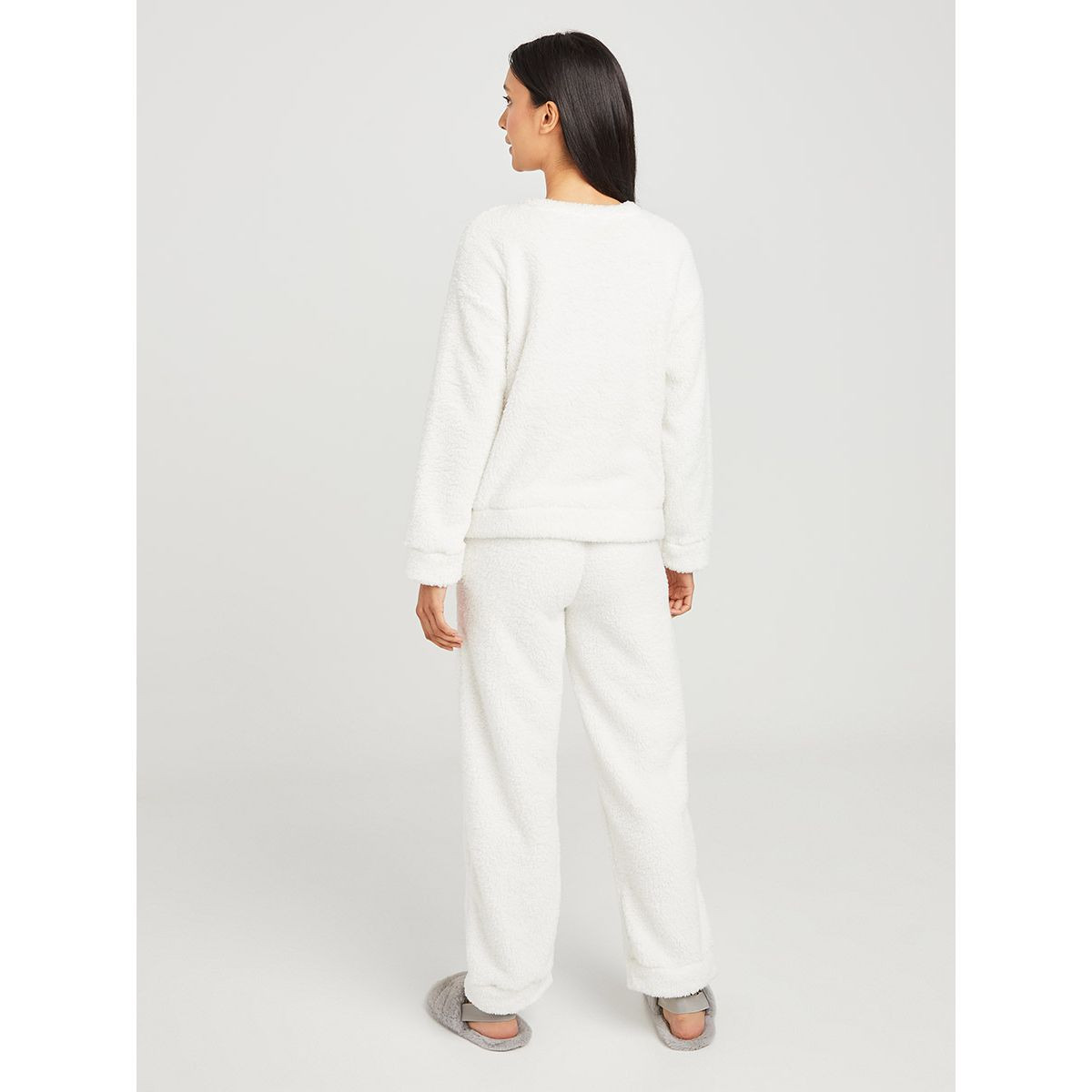 طقم بيجاما ( بلوزة + بنطال ) من ستايلي-women-clothing-nightwear-pyjamas-longsets-image-4