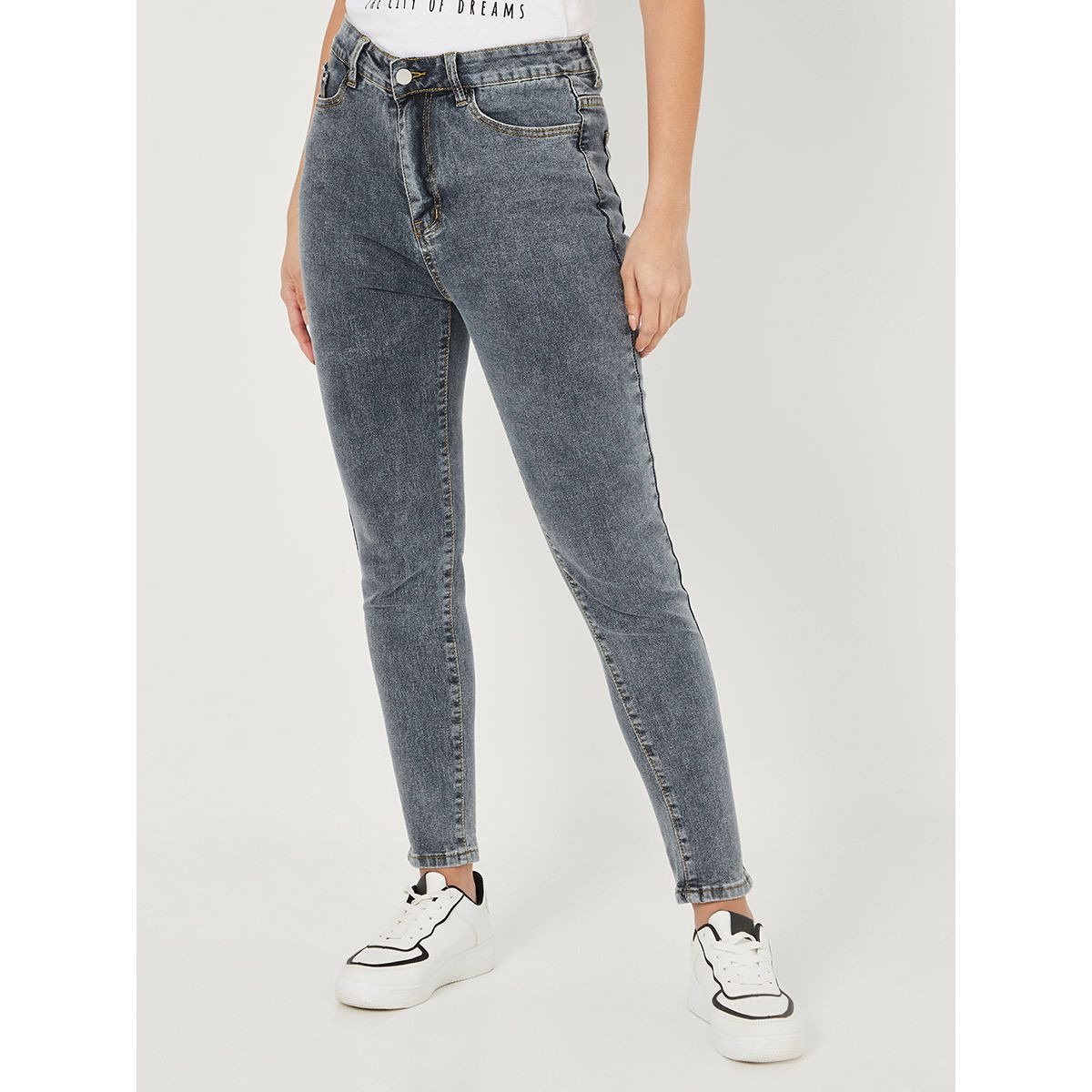 جينز بقصة سليم فت من ستايلي-women-clothing-bottoms-jeans-image-1