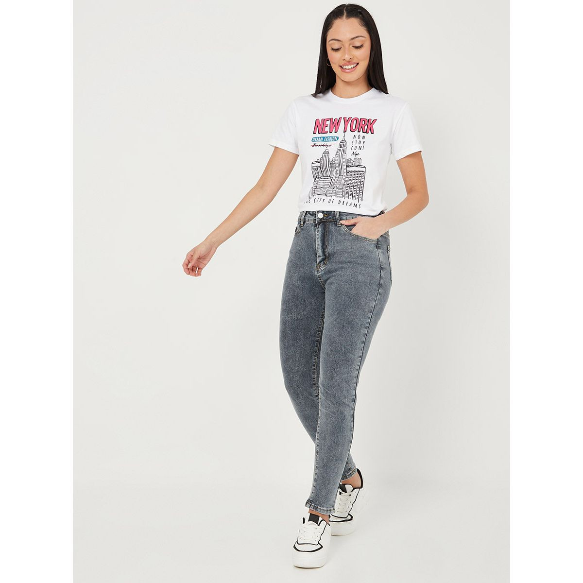 جينز بقصة سليم فت من ستايلي-women-clothing-bottoms-jeans-image-2