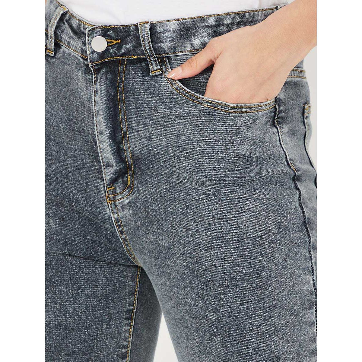 جينز بقصة سليم فت من ستايلي-women-clothing-bottoms-jeans-image-3