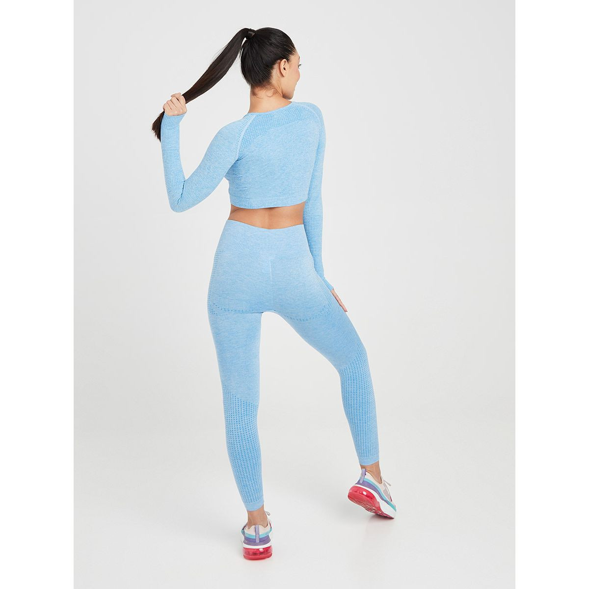 طقم رياضي ( بلوزة + ليقنز ) من ستايلي-sports-women-clothing-trackpantsandtracksuits-image-3