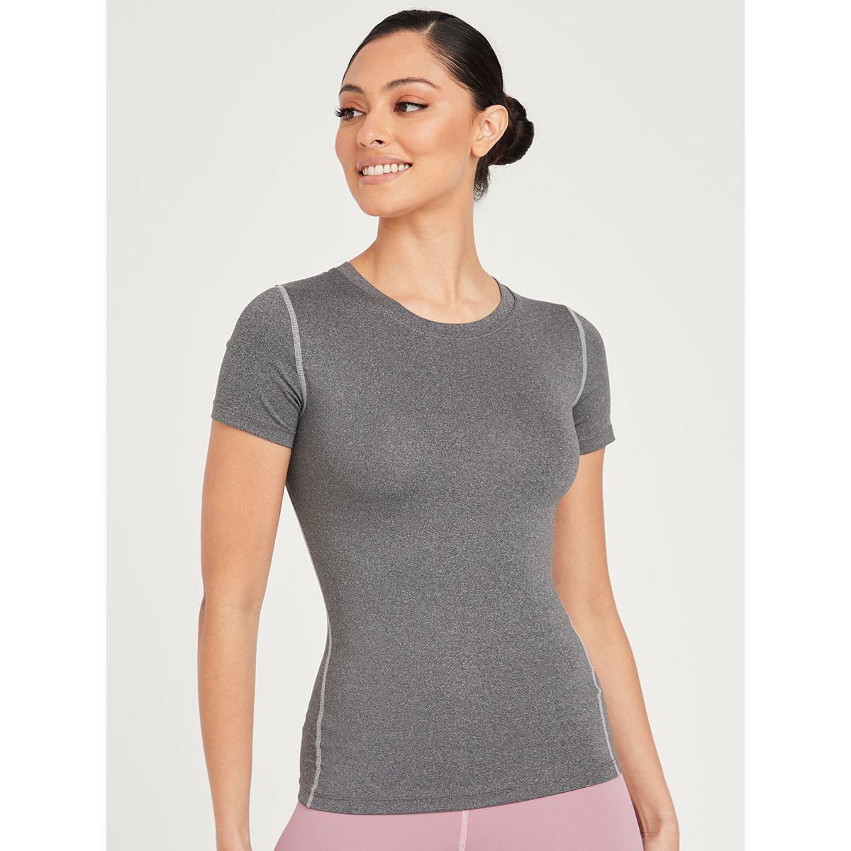 تيشيرت رياضي مزين بدرزات من ستايلي-sports-women-clothing-tshirtsandvests-image-1