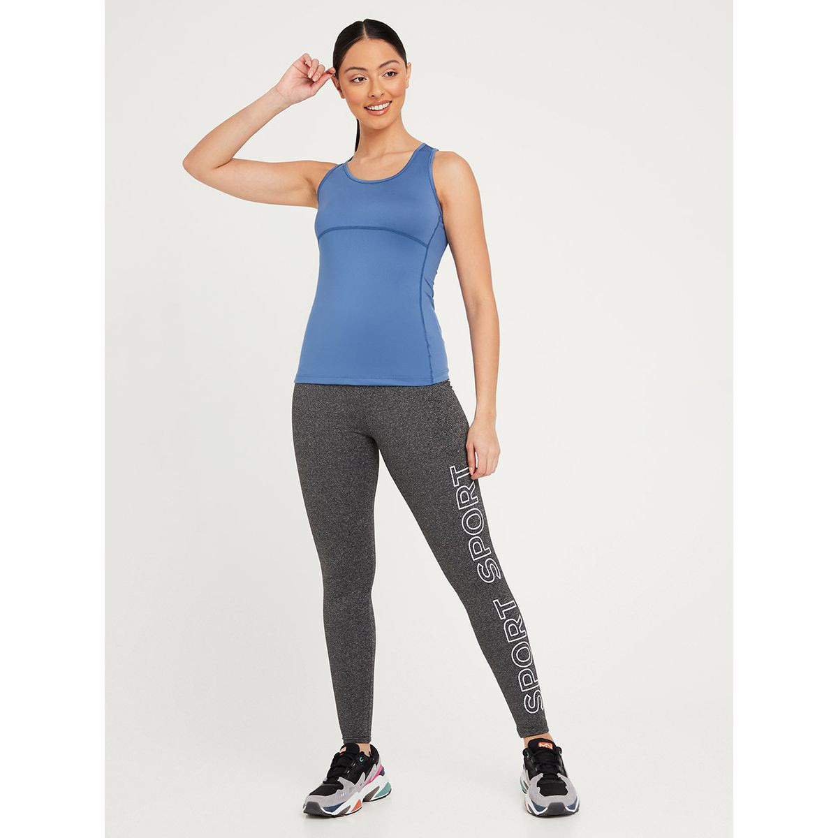 بلوزة رياضية مزينة بدرزات من ستايلي-sports-women-clothing-tshirtsandvests-image-2