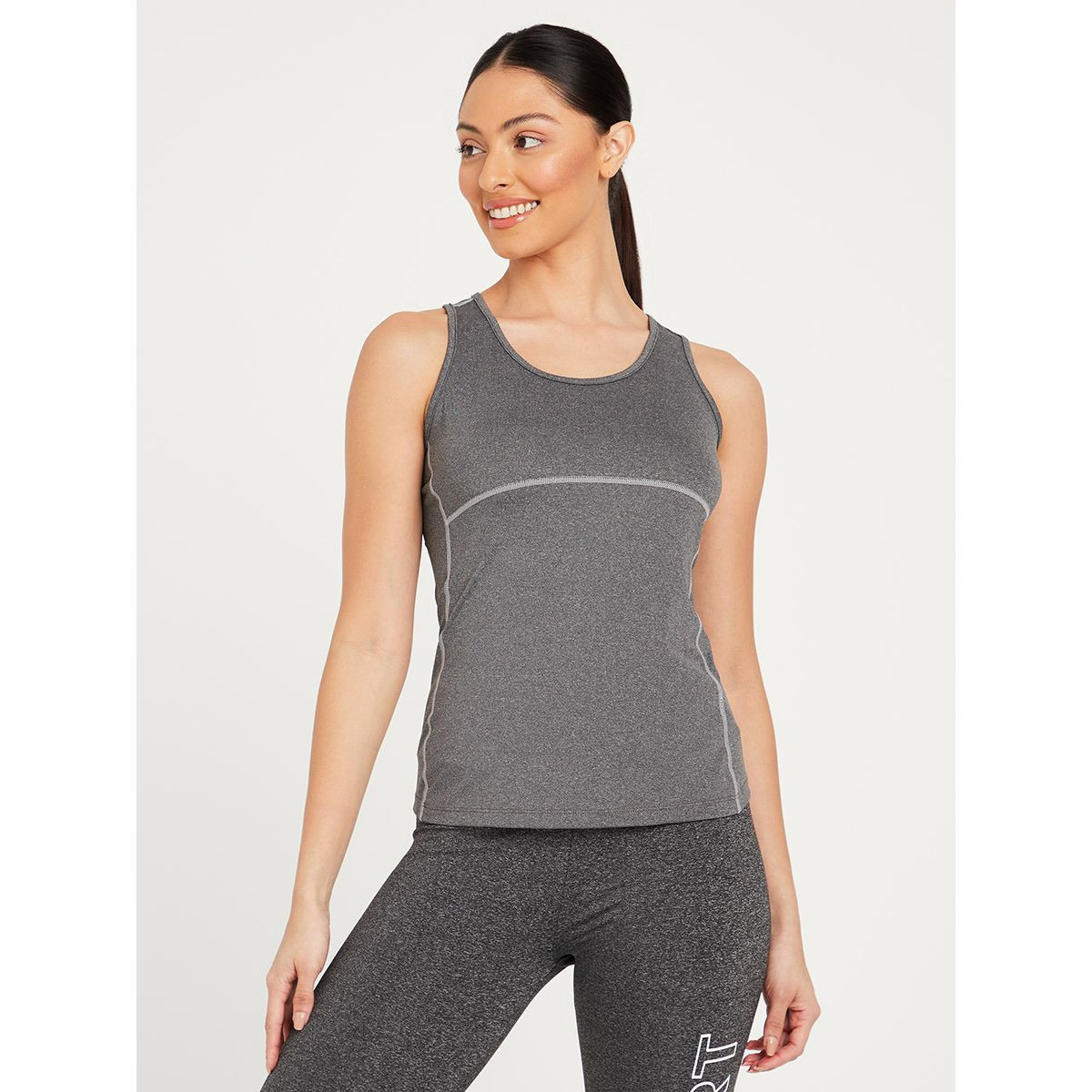 بلوزة رياضية مزين بدرزات من ستايلي-sports-women-clothing-tshirtsandvests-image-1