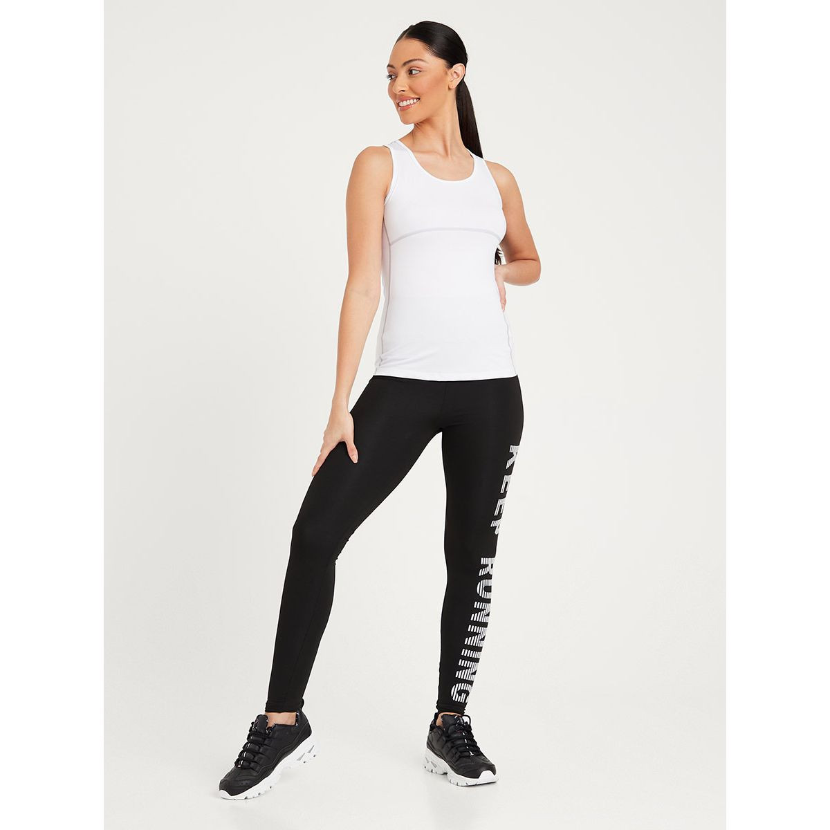 تيشيرت رياضي مزين بدرزات من ستايلي-sports-women-clothing-tshirtsandvests-image-2