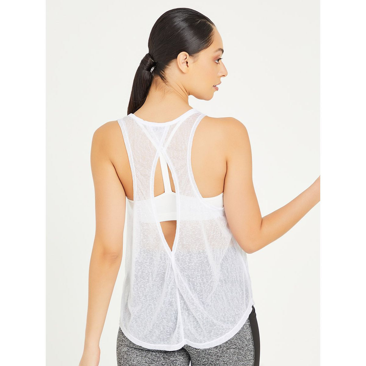 بلوزة رياضية بلا اكمام ومزينة بفتحات من ستايلي-women-clothing-sportswearandactivewear-tshirtsandvests-image-4