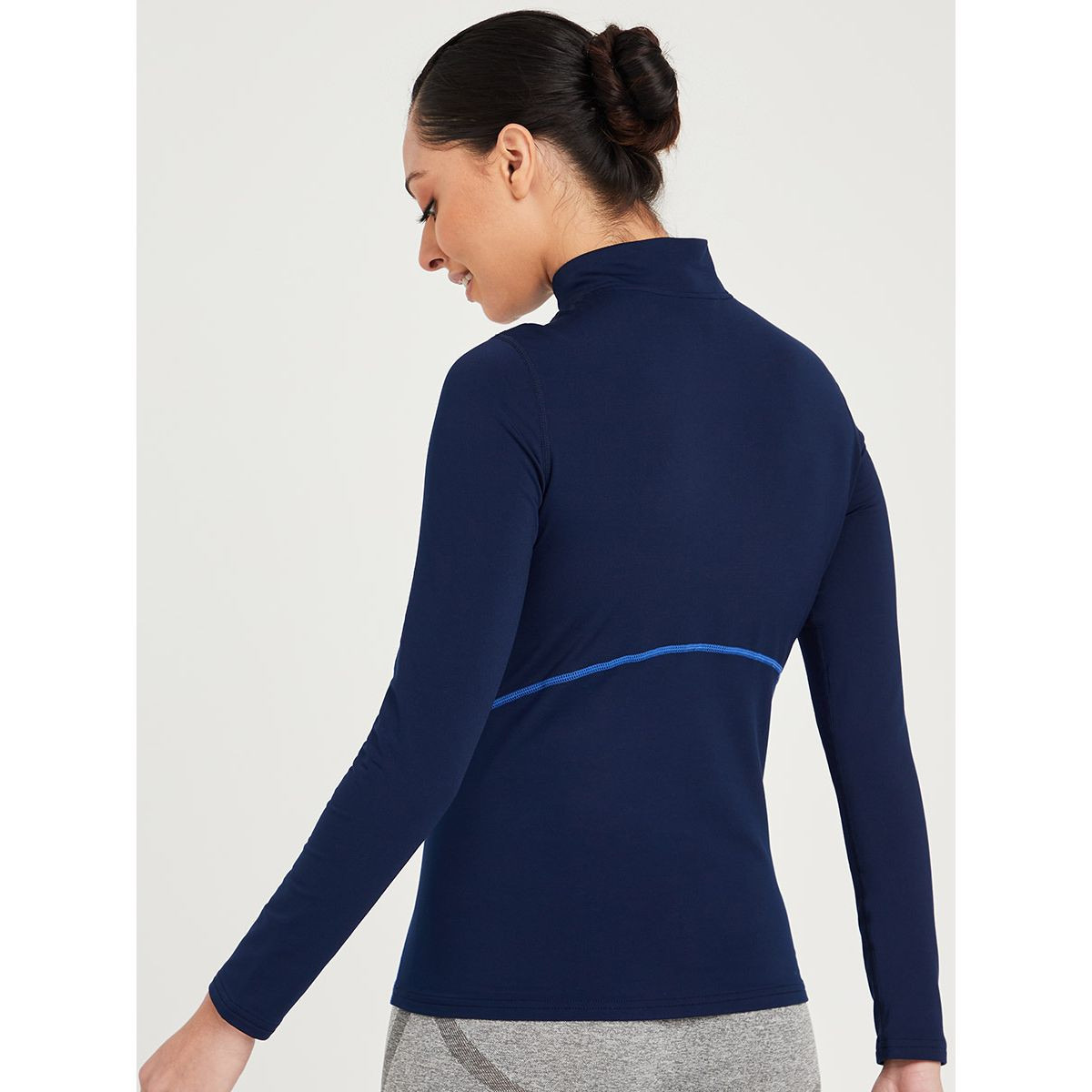 Styli Contrast Stitch Detail Long Sleeves Activewear Top with 1/2 Closure-sports-women-clothing-tshirtsandvests-image-4