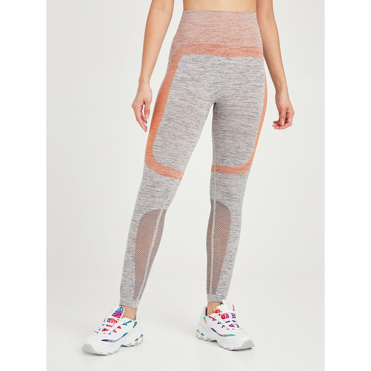 ليقنز رياضي مزين بفتحات من كلوزيت-women-clothing-sportswearandactivewear-bottoms-image-1