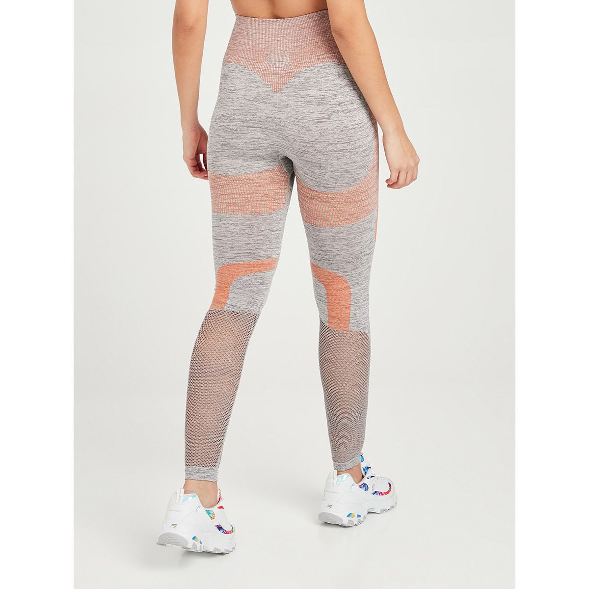 ليقنز رياضي مزين بفتحات من كلوزيت-women-clothing-sportswearandactivewear-bottoms-image-4