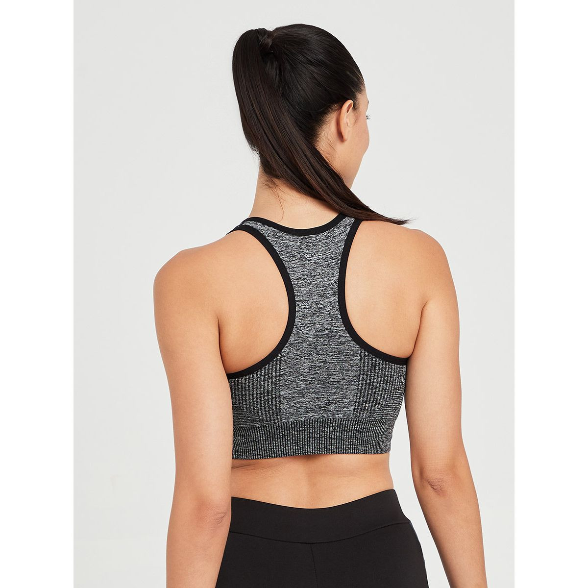 Styli Contrast Edge Seamless Active Sports Bra-women-clothing-sportswearandactivewear-sportsbras-image-4