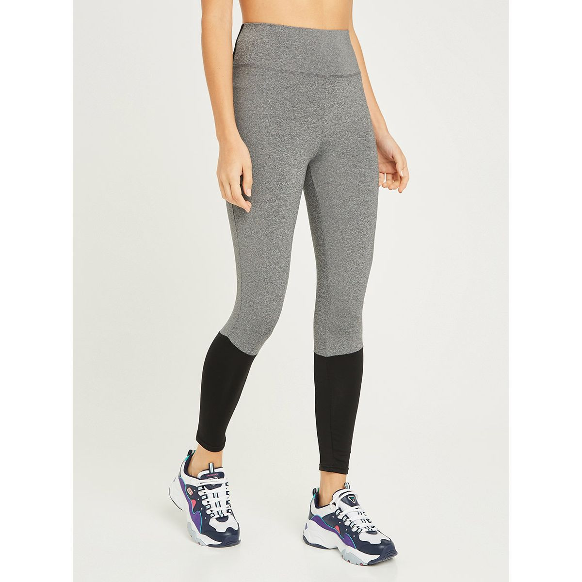 طقم رياضي من ( صدرية + ليقنز ) من ستايلي-sports-women-clothing-trackpantsandtracksuits-image-3