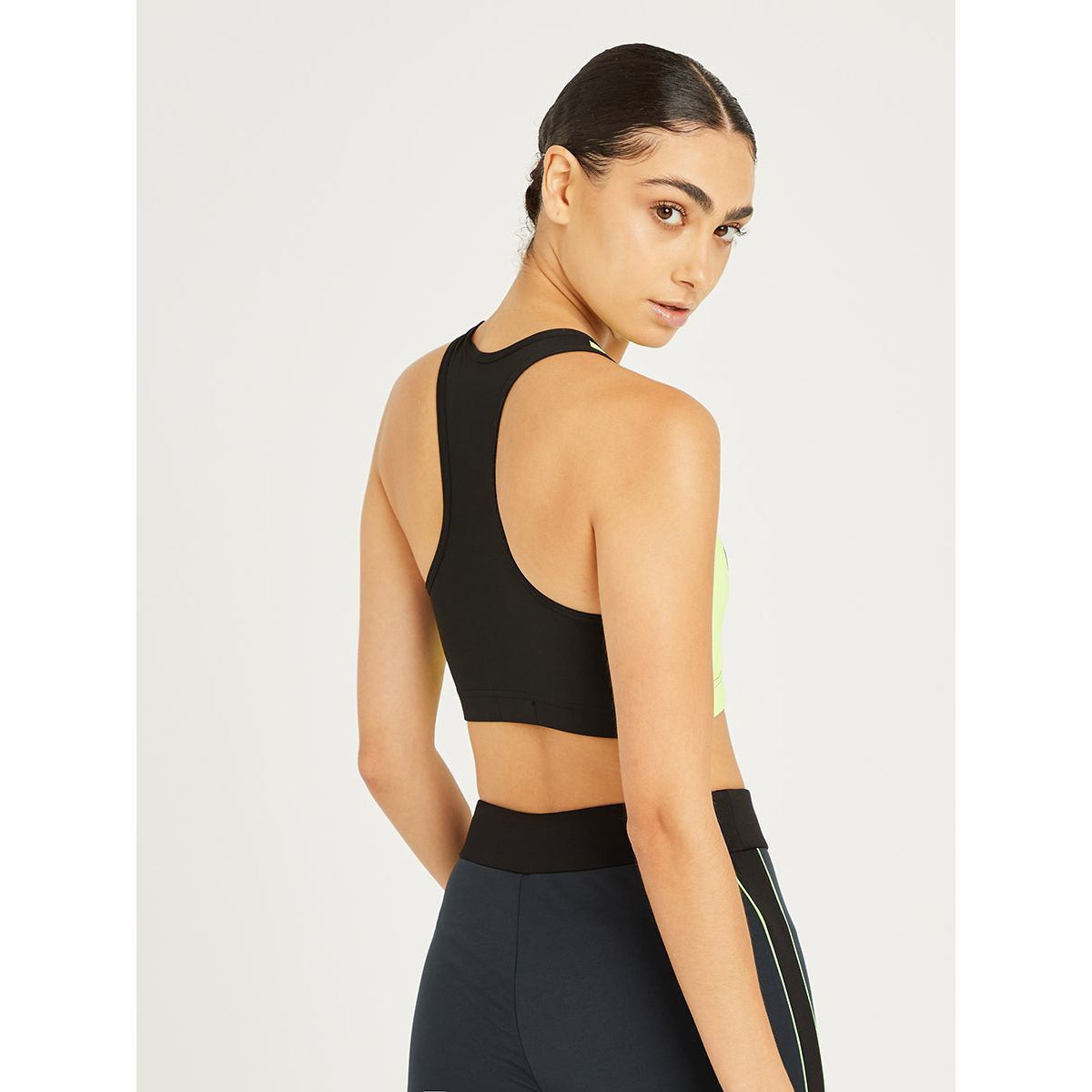 صدرية رياضية بنمط كتل الالوان من ستايلي-women-clothing-sportswearandactivewear-sportsbras-image-4