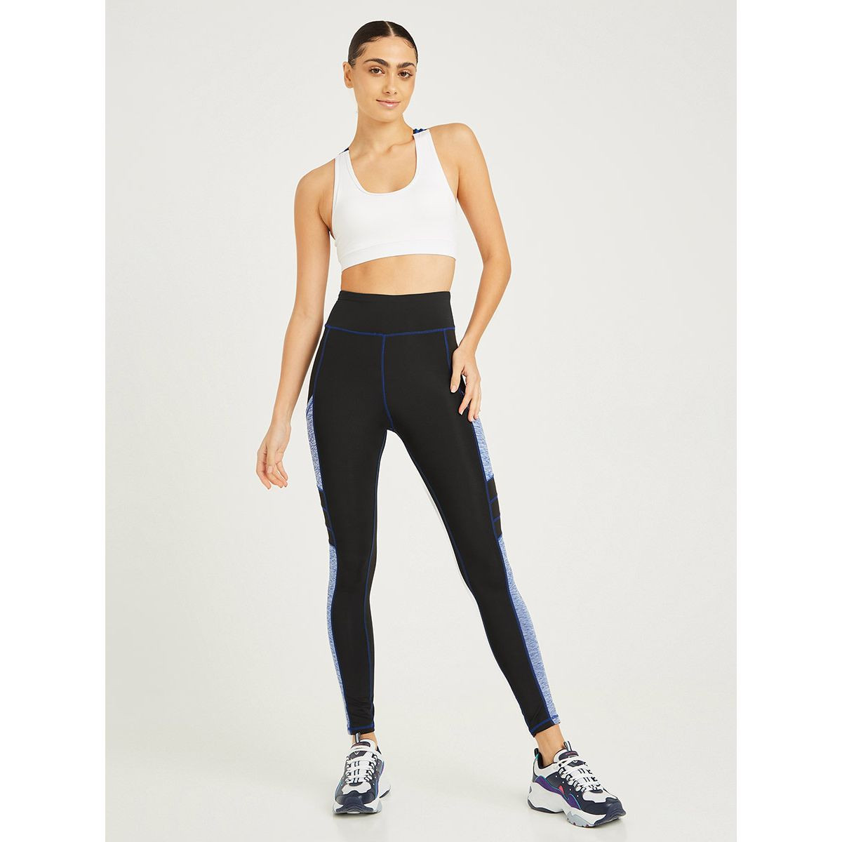 صدرية رياضية بحمالات مطاطية من ستايلي-women-clothing-sportswearandactivewear-sportsbras-image-2