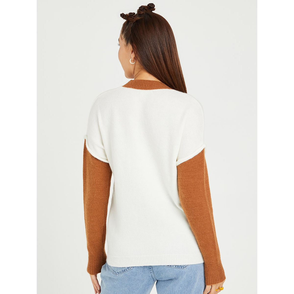 سويتر بياقة عالية وتداخل لون مغاير من ستايلي-women-clothing-cardigansandjumpers-jumpers-image-4