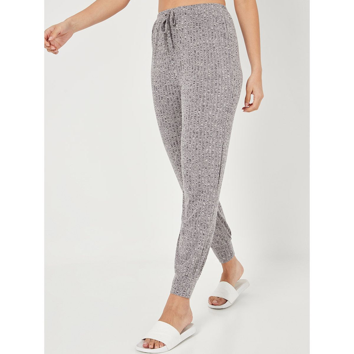 طقم من ( جوغر + بلوزة قصيرة ) من ستايلي-women-clothing-nightwear-pyjamas-longsets-image-5