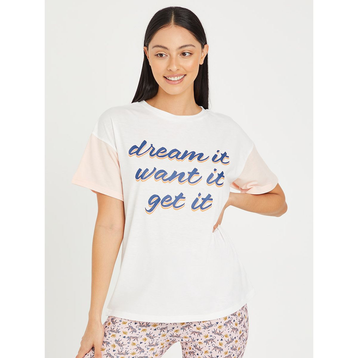 Styli Contrast Drop Shoulder Sleeves Slogan Print T-shirt and Jaguar Print Leggings Set-women-clothing-nightwear-pyjamas-longsets-image-2