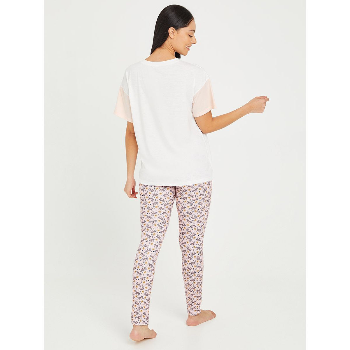Styli Contrast Drop Shoulder Sleeves Slogan Print T-shirt and Jaguar Print Leggings Set-women-clothing-nightwear-pyjamas-longsets-image-5