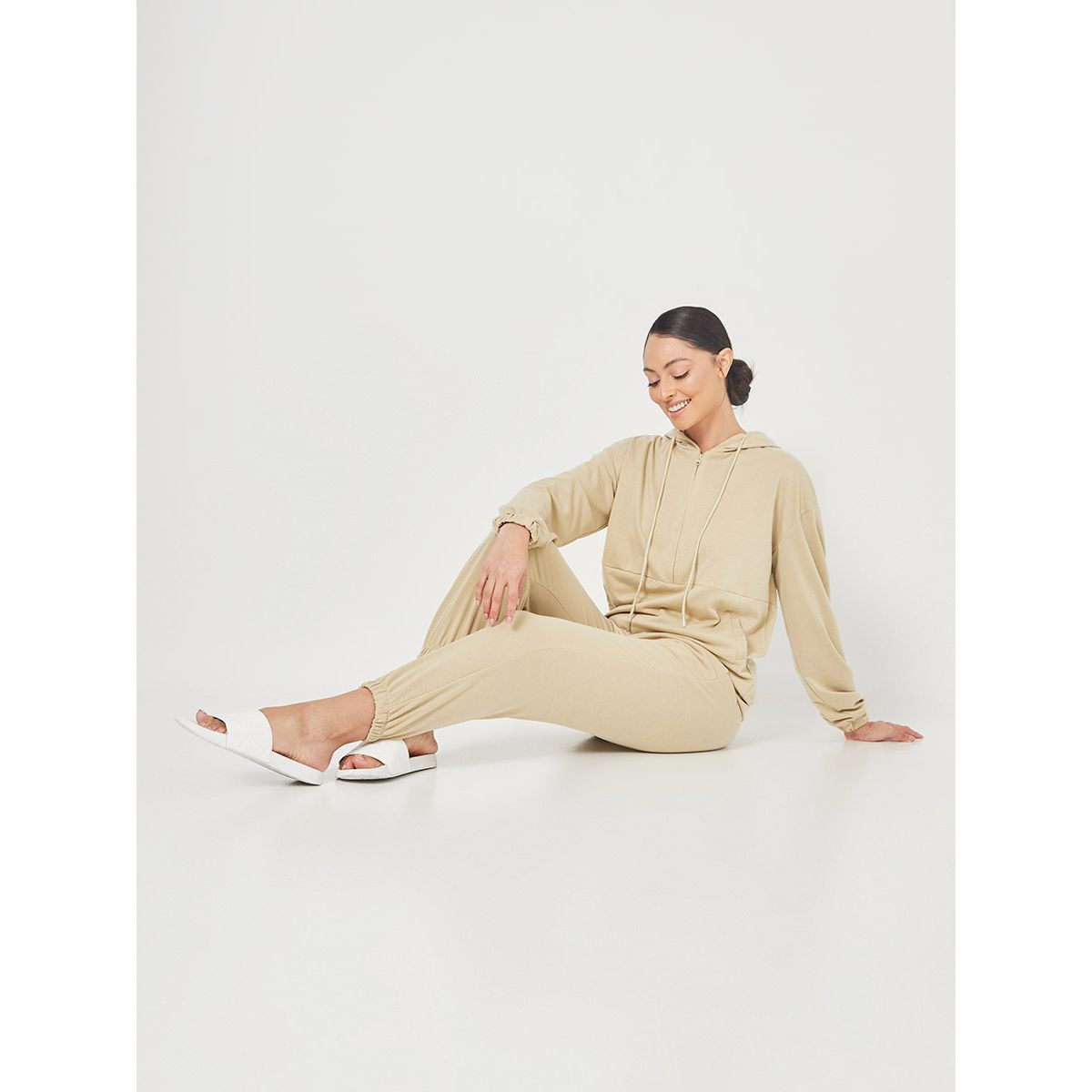 طقم من ( هودي + جوغر ) من ستايلي-women-clothing-nightwear-pyjamas-longsets-image-1