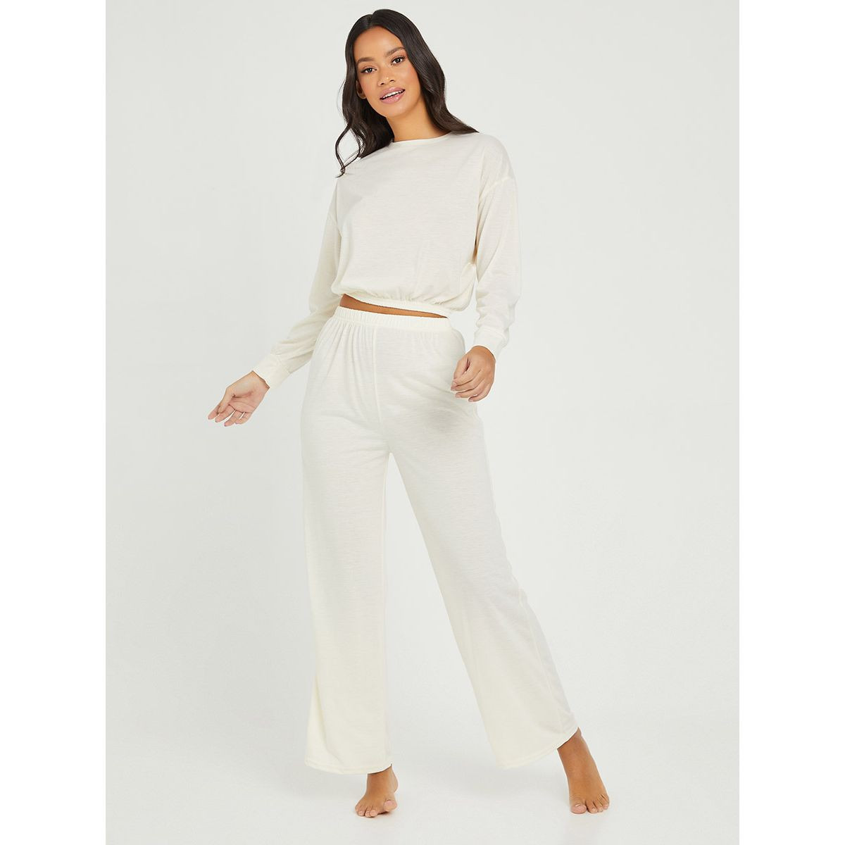 طقم من ( تيشيرت + بنطال ) من ستايلي-women-clothing-nightwear-pyjamas-longsets-image-1
