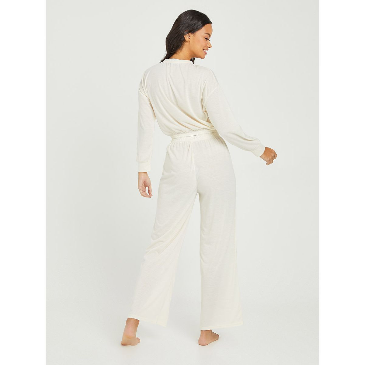 طقم من ( تيشيرت + بنطال ) من ستايلي-women-clothing-nightwear-pyjamas-longsets-image-4
