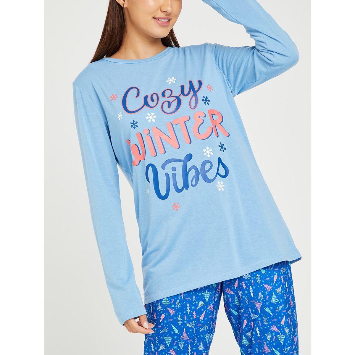Styli Cosy Winter Vibe Graphic Print Long Sleeves Top and Cuffed Pyjama Set-women-clothing-nightwear-pyjamas-longsets-image-3