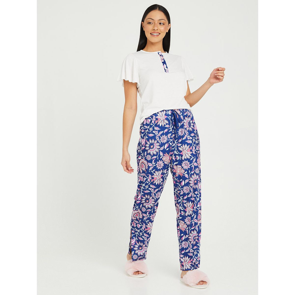 طقم بيجاما من ( بلوزة + بنطال + روب ) من ستايلي-women-clothing-nightwear-pyjamas-longsets-image-2