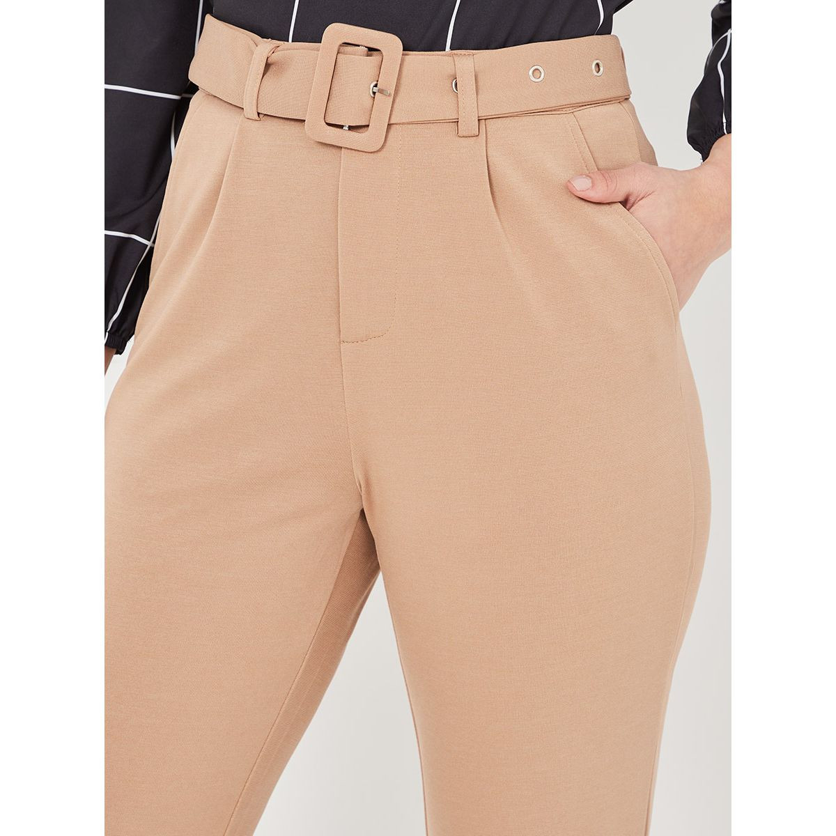 بنطال بقصة سليم فت وجيوب-women-clothing-bottoms-trousers-image-2