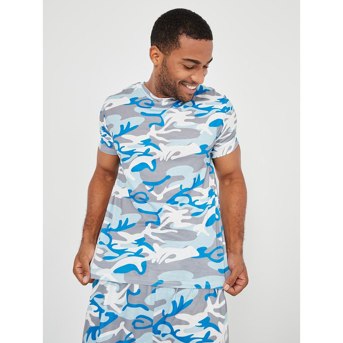 Styli AOP Camo Short Sleeves T-shirt and Shorts Set-men-clothing-nightwear-sets-image-2