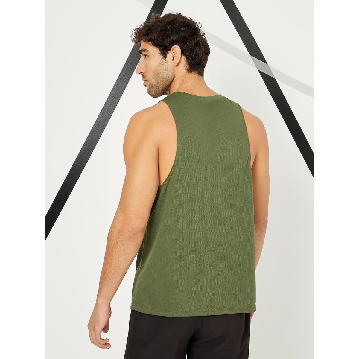 تيشيرت كت بقصة مريحة من ستايلي-men-clothing-sportswearandactivewear-tshirtsandpolos-image-4