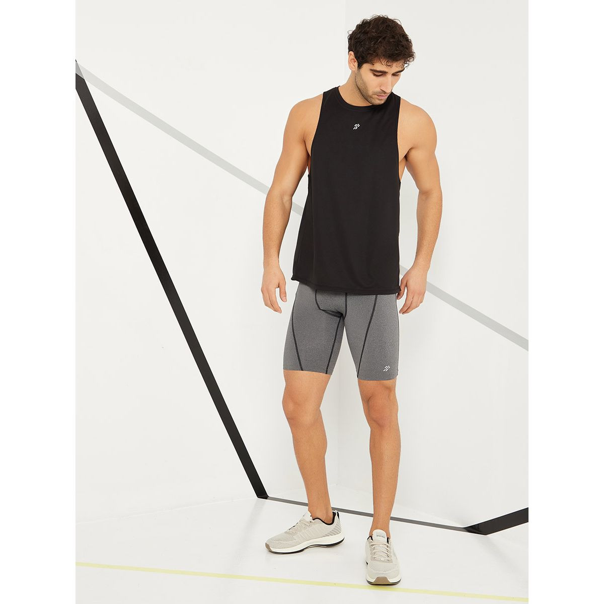 شورت رياضي بخصر مطبع بكتابة من ستايلي-sports-men-clothing-bottoms-image-2