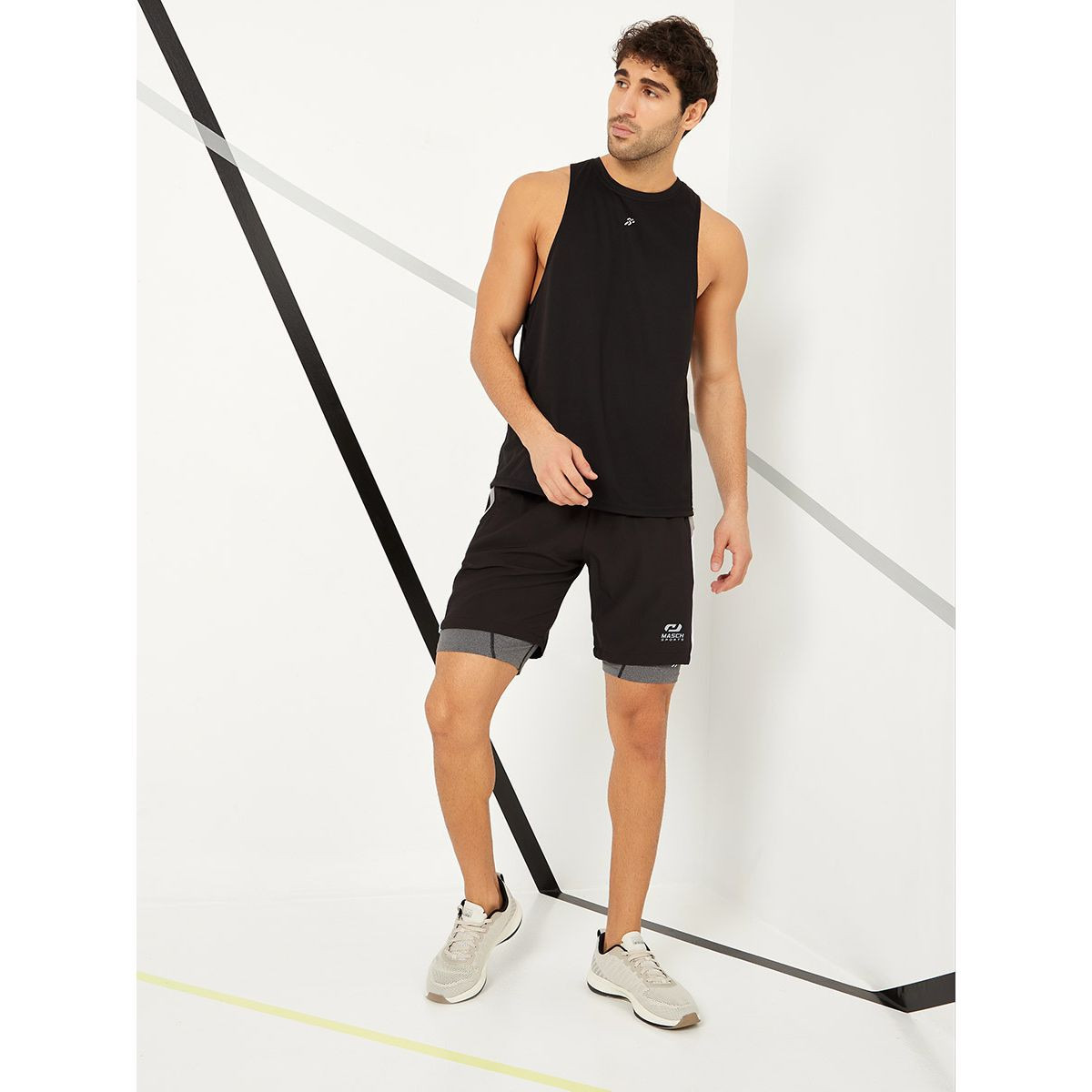 شورت رياضي بخصر مطبع بكتابة من ستايلي-sports-men-clothing-bottoms-image-4