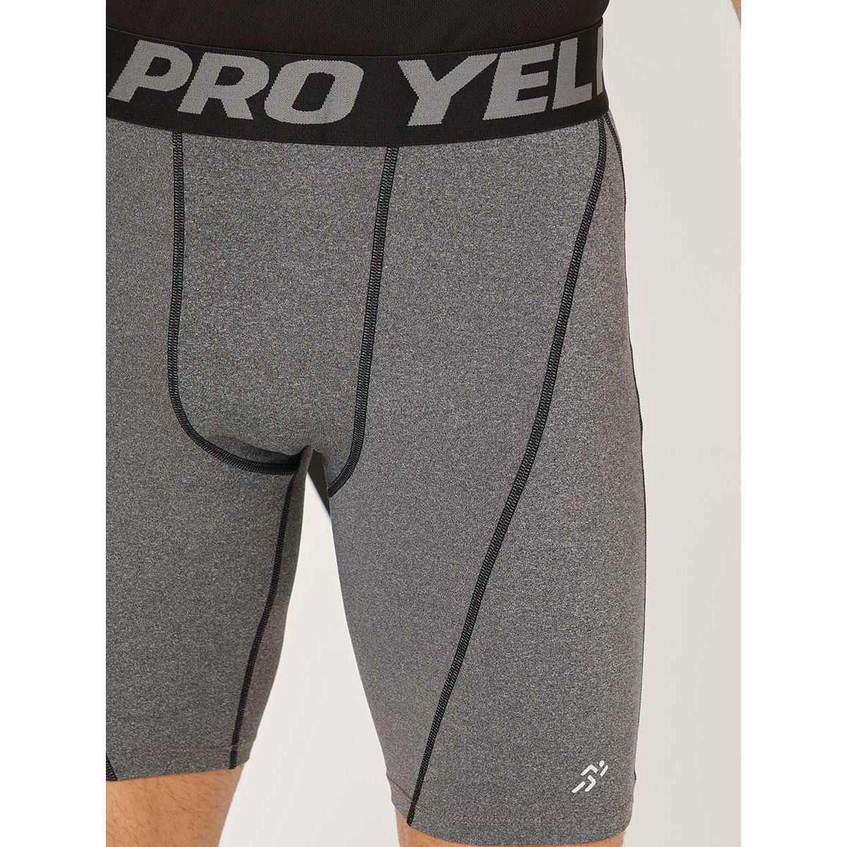 شورت رياضي بخصر مطبع بكتابة من ستايلي-sports-men-clothing-bottoms-image-5