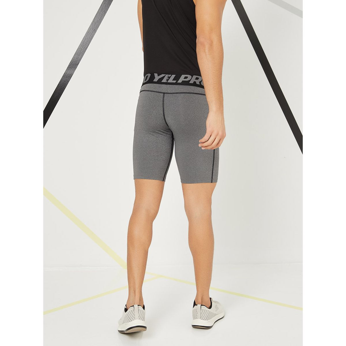 شورت رياضي بخصر مطبع بكتابة من ستايلي-sports-men-clothing-bottoms-image-6