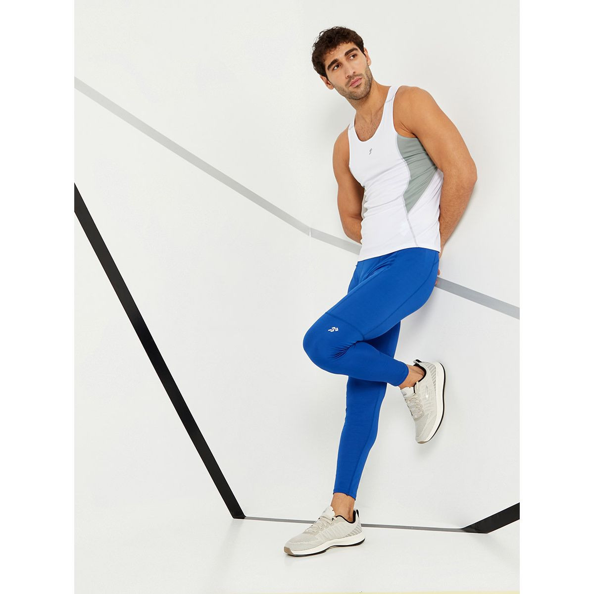 Styli Compression Pants With Zipper Pocket-men-clothing-sportswearandactivewear-bottoms-image-2