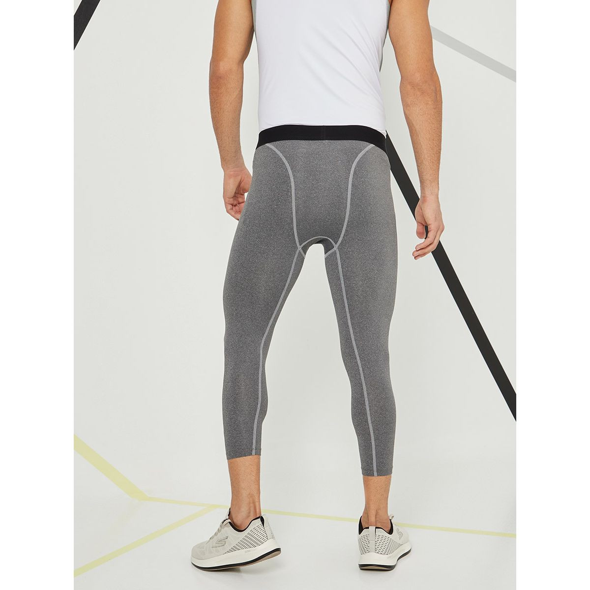 Styli Solid 3/4 Compression Pants-sports-men-clothing-bottoms-image-5