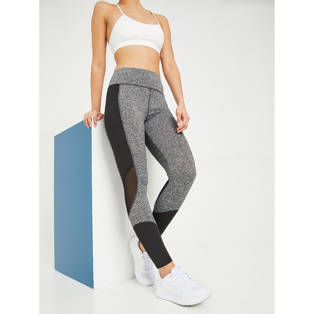 ليقنز رياضي بتداخلات شبكية من ستايلي-women-clothing-sportswearandactivewear-bottoms-image-1
