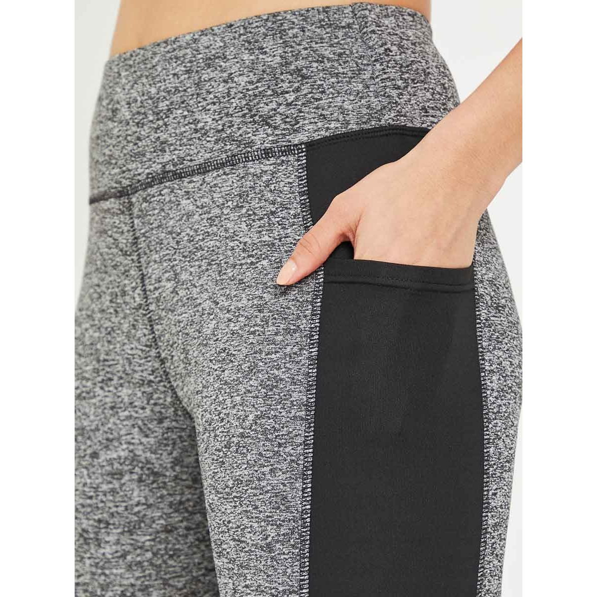 ليقنز رياضي بتداخلات شبكية من ستايلي-women-clothing-sportswearandactivewear-bottoms-image-3