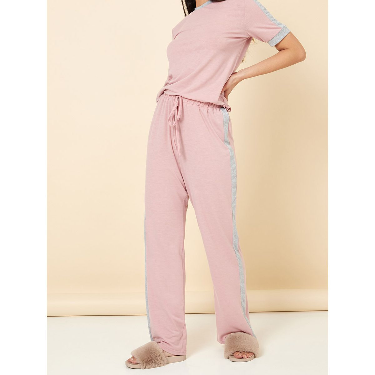 Styli Contrast Side Tape T-shirt and Pyjama Set-women-clothing-nightwear-pyjamas-longsets-image-4