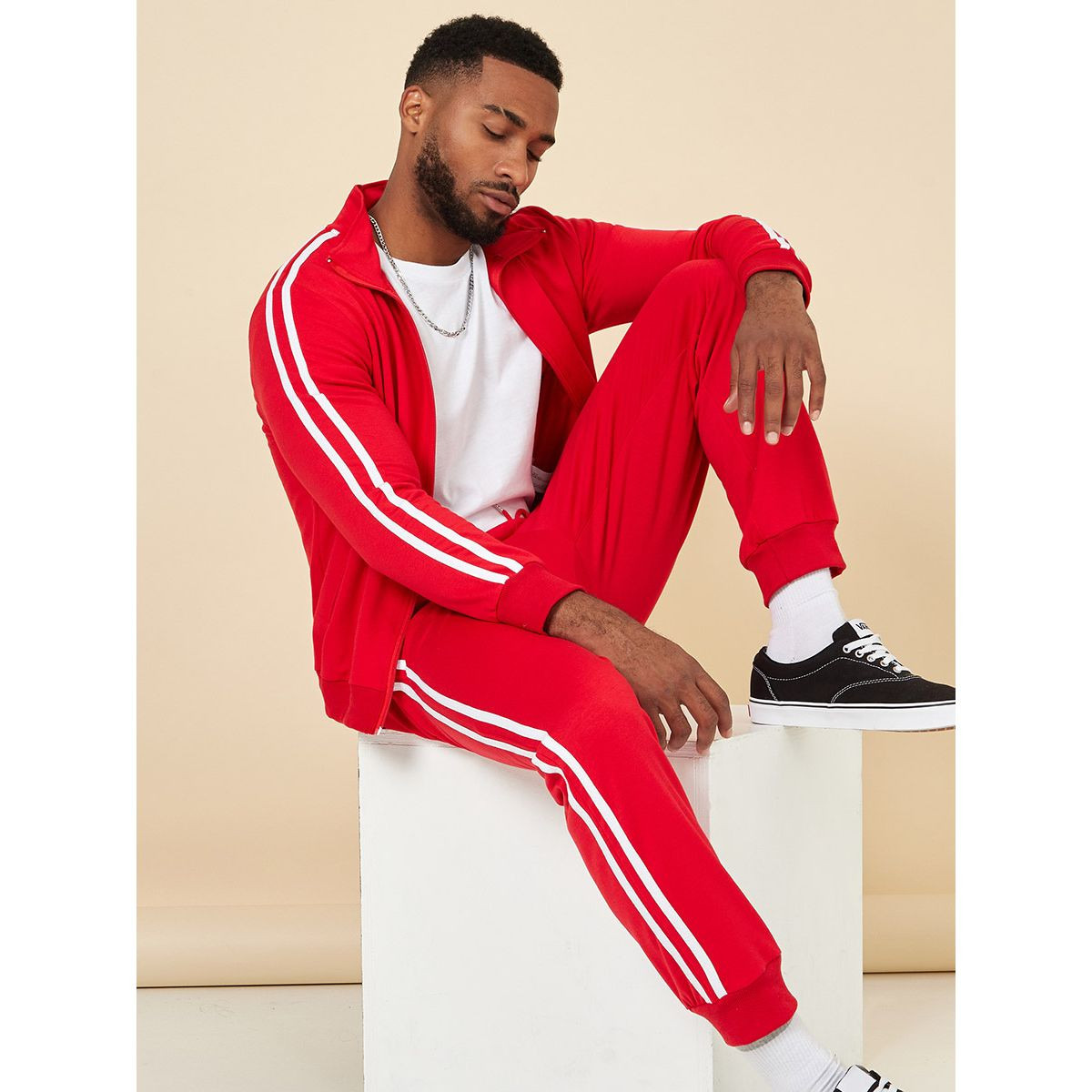 بدلة رياضية بخطوط جانبية-men-clothing-sportswearandactivewear-tracksuits-image-6