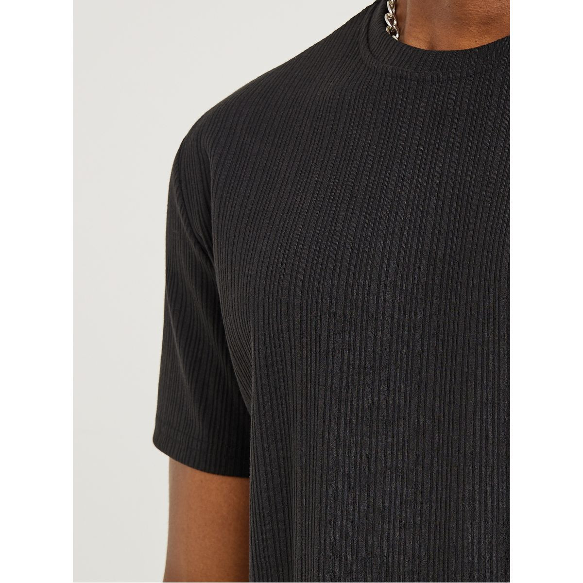 Styli Ribbed Knit Crew Neck Oversized T-shirt-men-clothing-tshirtsandpolos-tshirts-image-3
