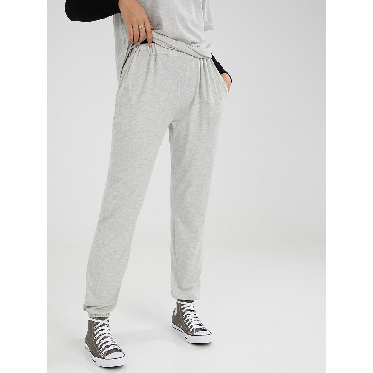 Styli Slogan Print Round Neck T-shirt and Jogger Lounge Set-women-clothing-nightwear-pyjamas-longsets-image-4
