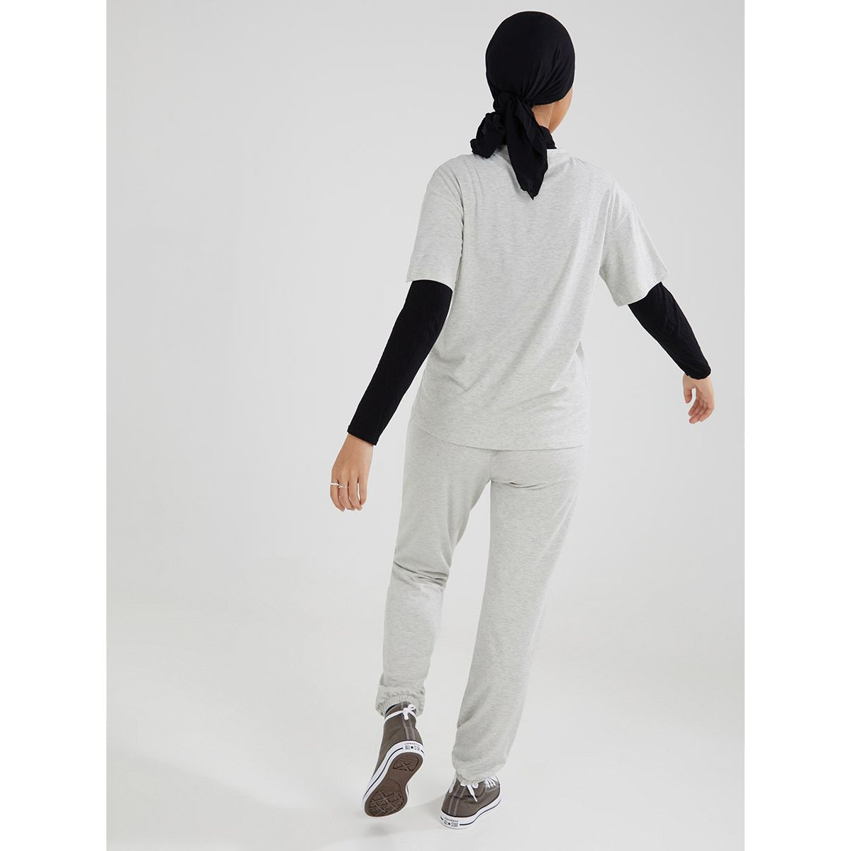Styli Slogan Print Round Neck T-shirt and Jogger Lounge Set-women-clothing-nightwear-pyjamas-longsets-image-5