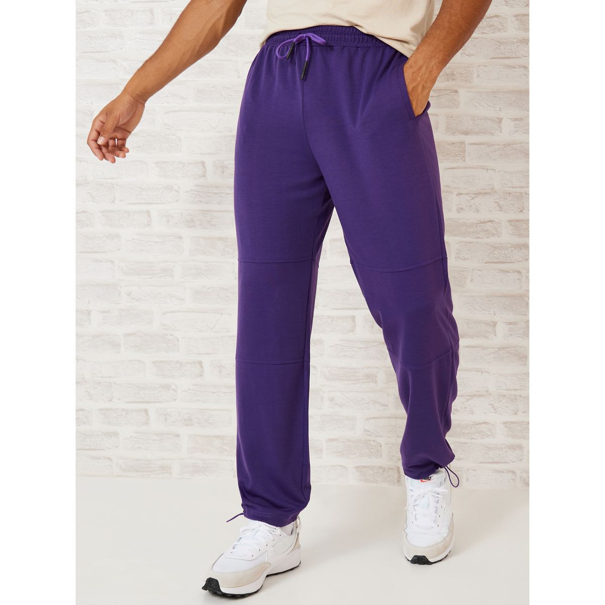 جوغر باساور واساور خياطة-men-clothing-bottoms-joggers-image-1