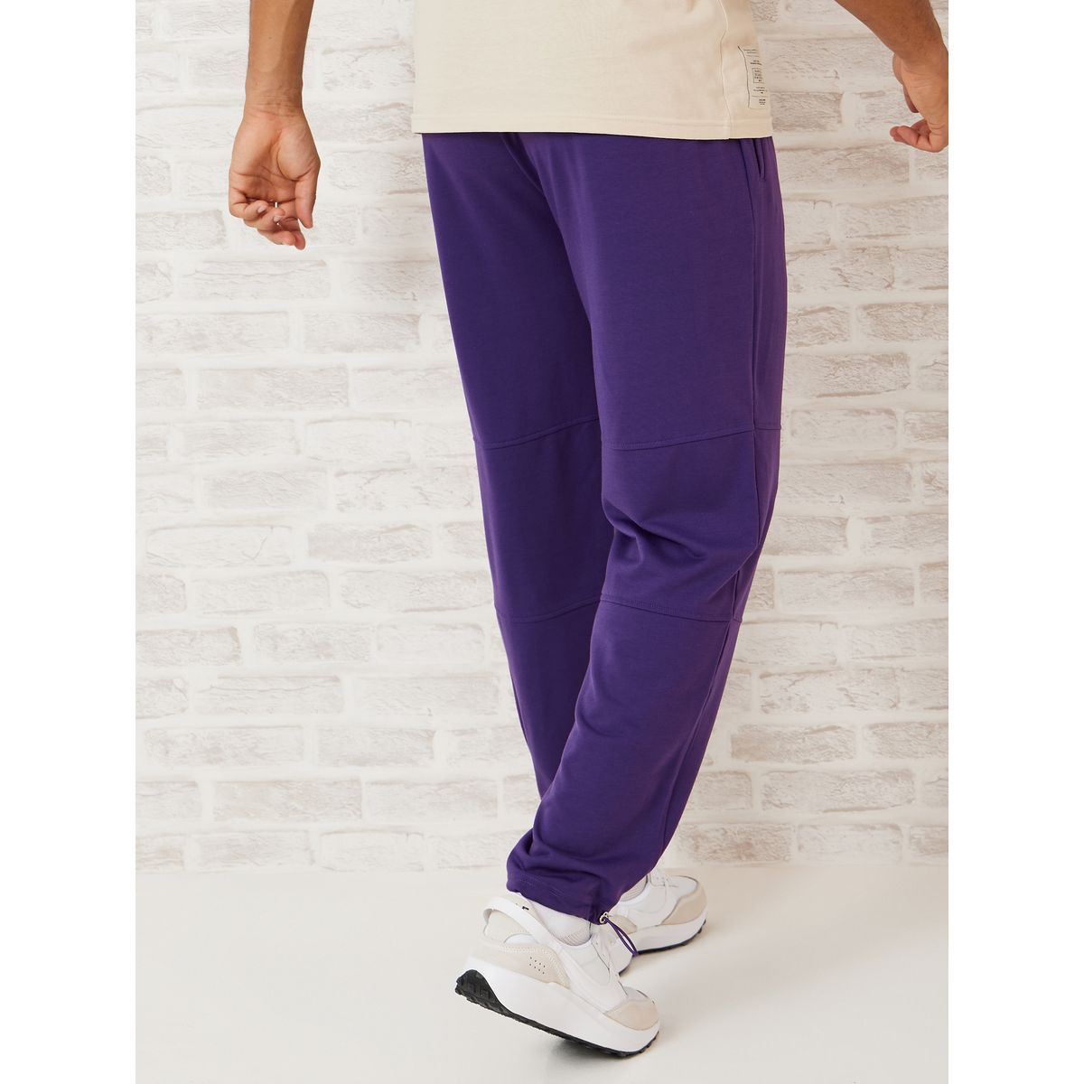 جوغر باساور واساور خياطة-men-clothing-bottoms-joggers-image-4