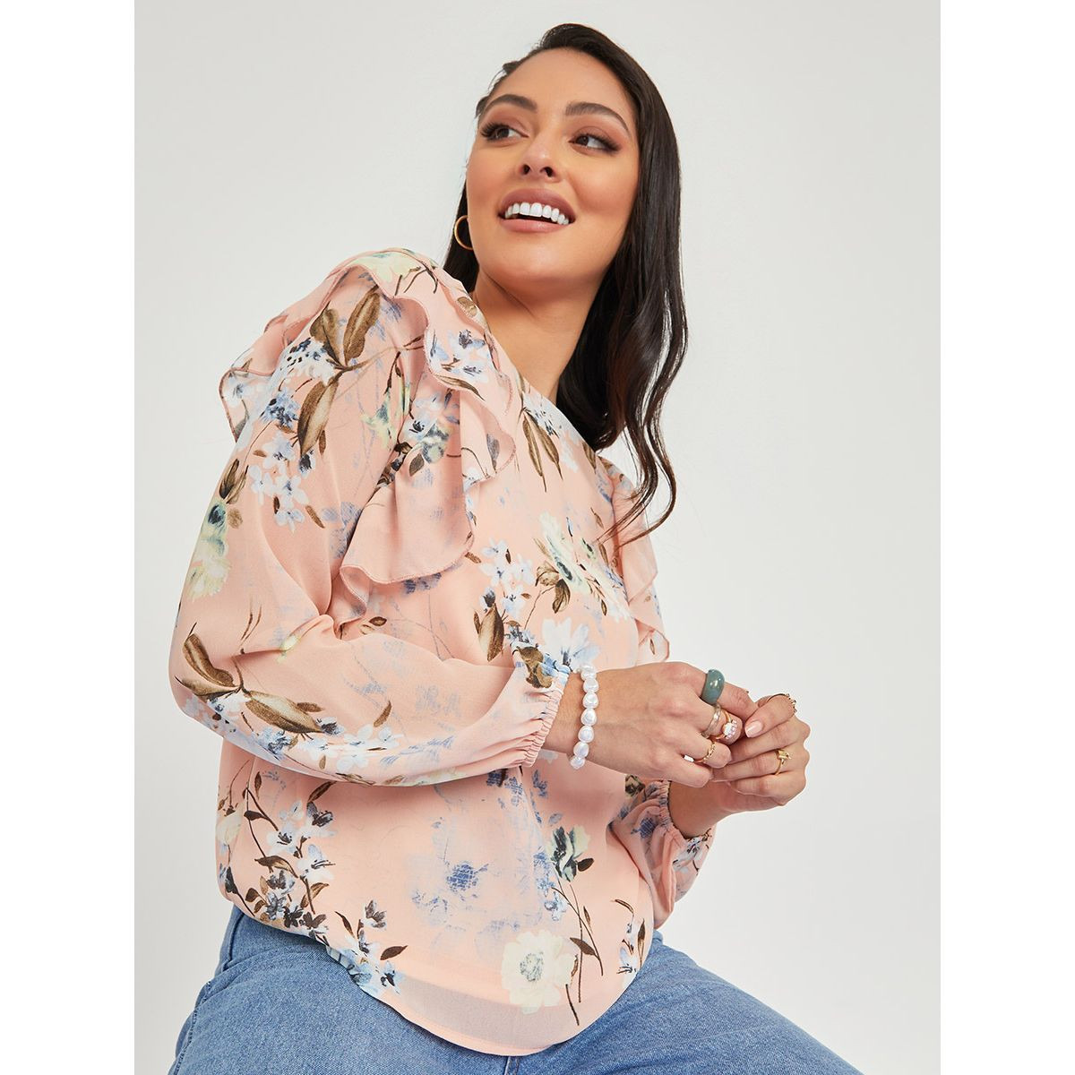 بلوزة باكمام طويلة وكشكش-women-clothing-shirtsandblouses-blouses-image-1